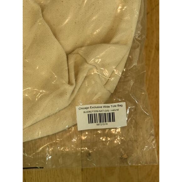 $120 NEW MADHAPPY CHICAGO EXCLUSIVE RARE‎ TOTE BAG - Picture 3 of 3